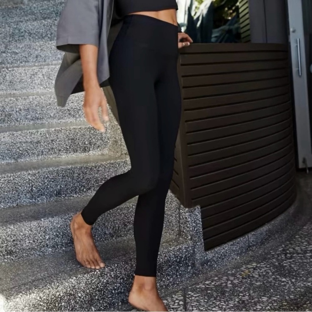Everlane Black High-Rise Leggings